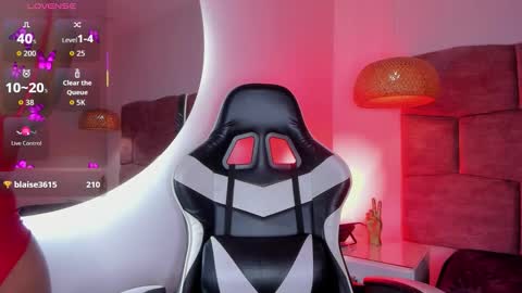   online show from December 2025 03:04:02 AM