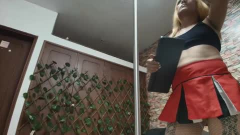 Dania online show from November 2025 01:39:01 PM