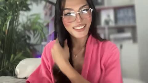 Snapshot of danica_walton chatting on January 2025 03:55:01 PM danica_walton online show from January 2025 03:55:01 PM