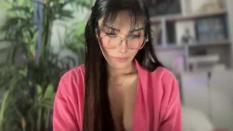 Snapshot of danica_walton chatting on January 2025 01:47:02 PM danica_walton online show from January 2025 01:47:02 PM