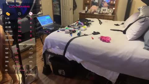 Snapshot of danidragon69 chatting on December 2024 11:00:01 PM Dani Dragon online show from December 2024 11:00:01 PM