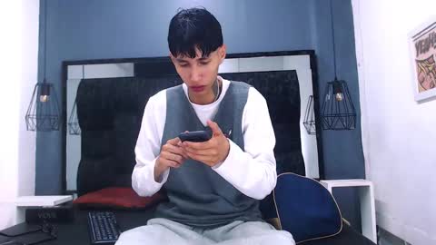 Daniel Delux  online show from October 2025 11:01:01 AM