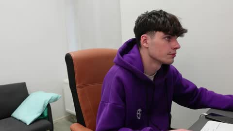 DANIEL SHAWN online show from April 2026 05:05:02 PM