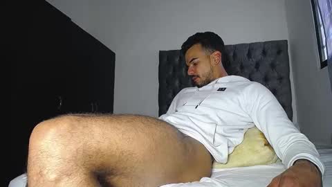 Snapshot of daniel_sherlock chatting on January 2025 02:04:01 PM Daniel Sherlock online show from January 2025 02:04:01 PM