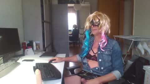 newcumer online show from February 2025 07:35:01 AM