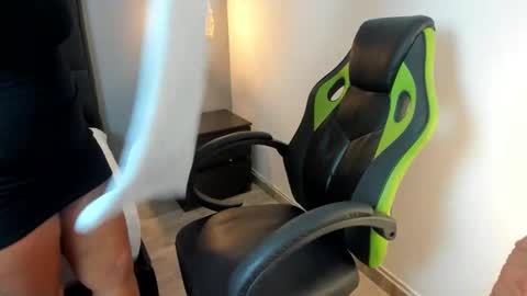 D A N I online show from October 2025 02:55:02 AM