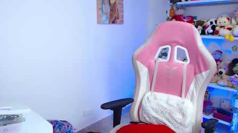 Snapshot of daniela_cute22 chatting on January 2026 06:45:01 PM DANIELA online show from January 2026 06:45:01 PM