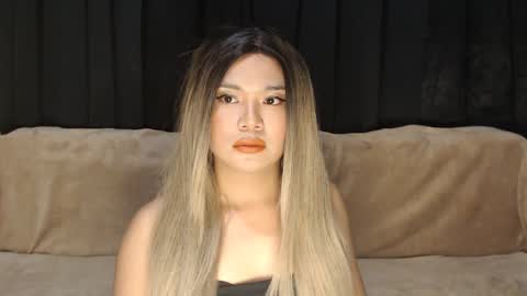 Elodie online show from December 2024 05:59:02 PM