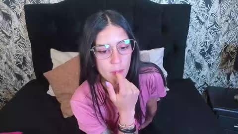 Snapshot of danielamonroe chatting on February 2026 09:52:01 PM danielamonroe online show from February 2026 09:52:01 PM