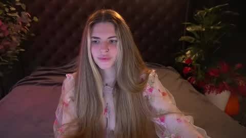 danielareign online show from April 2026 01:07:01 PM