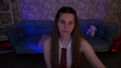 danielareign online show from April 2026 01:52:02 PM