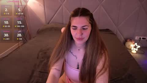 danielareign online show from May 2026 01:05:02 PM