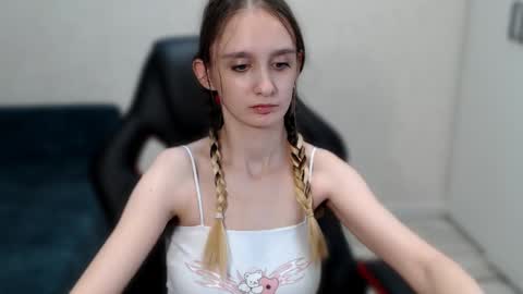 Daniella Martin online show from December 2024 02:22:02 PM