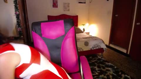 Angie online show from September 2025 04:39:02 PM