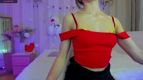 Snapshot of danielle_thomas chatting on February 2025 12:08:01 PM Danielle online show from February 2025 12:08:01 PM