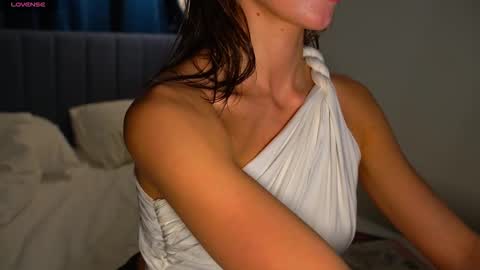 Snapshot of danielle_thomas chatting on January 2026 09:07:02 PM Danielle online show from January 2026 09:07:02 PM