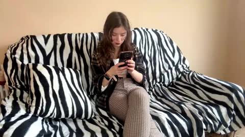 Snapshot of daniellevaulet chatting on November 2025 08:06:02 AM Mia online show from November 2025 08:06:02 AM