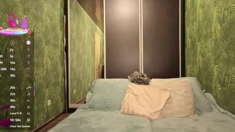 Snapshot of danielocool chatting on December 2025 07:01:02 AM DanieloCool online show from December 2025 07:01:02 AM