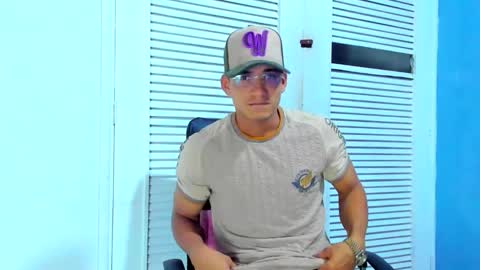 Snapshot of danii_scot chatting on February 2025 03:50:02 AM Dani online show from February 2025 03:50:02 AM