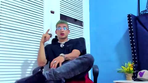 Snapshot of danii_scot chatting on February 2025 03:50:01 AM Dani online show from February 2025 03:50:01 AM