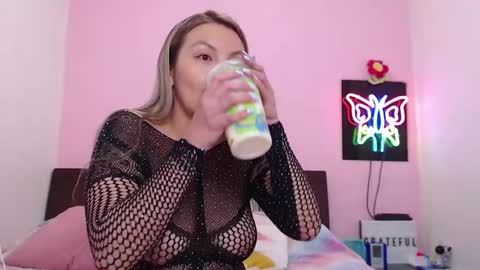 K A R O L online show from February 2025 02:04:01 AM