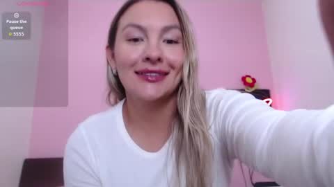 Snapshot of danika_bellaa chatting on July 2026 01:41:01 AM K A R O L online show from July 2026 01:41:01 AM