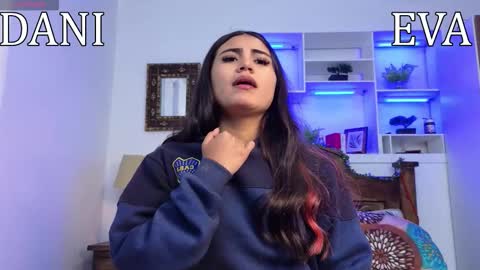 Danilu and Eva online show from February 2026 07:12:01 PM