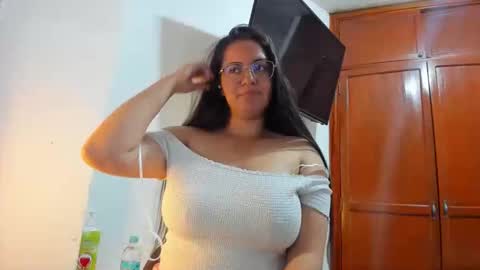 Snapshot of daniluuuu chatting on November 2025 01:14:02 AM Dani online show from November 2025 01:14:02 AM