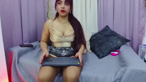 daninianderson online show from October 2025 04:12:02 AM