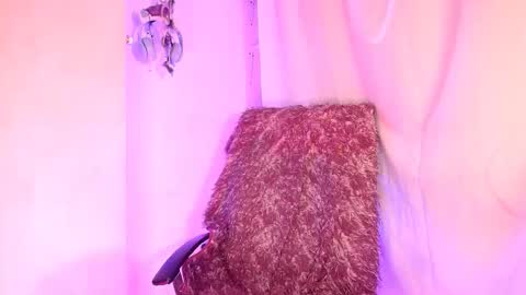 Snapshot of danita_veelz chatting on November 2025 03:53:02 AM danita_veelz online show from November 2025 03:53:02 AM