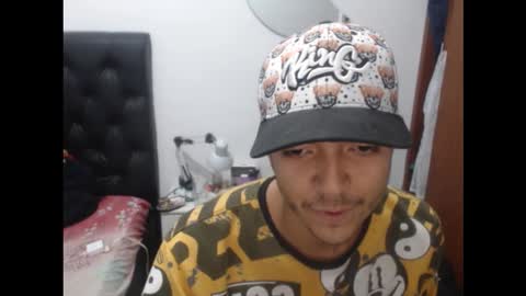 Snapshot of danivoyeur21 chatting on December 2025 10:18:02 PM daniel segura online show from December 2025 10:18:02 PM