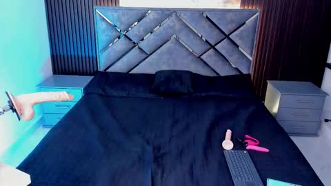 Dani whatson online show from September 2025 02:01:01 AM