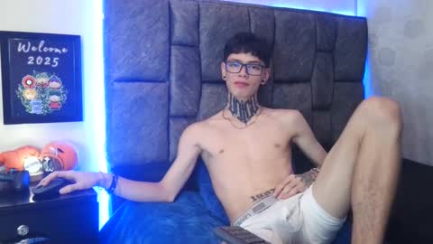 Snapshot of dann_brown chatting on January 2025 07:16:02 PM Dann Brown online show from January 2025 07:16:02 PM