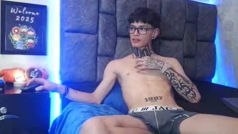 Snapshot of dann_brown chatting on January 2025 02:30:01 AM Dann Brown online show from January 2025 02:30:01 AM