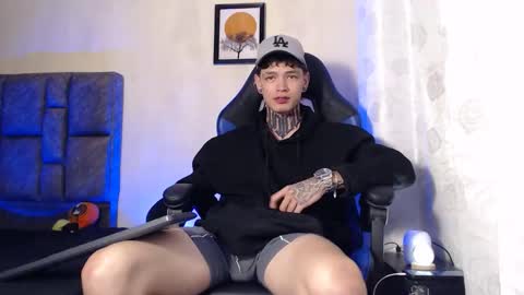 Snapshot of dann_brown chatting on November 2025 01:15:01 AM Dann Brown online show from November 2025 01:15:01 AM