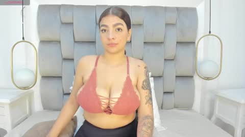 Snapshot of danna__ortiz chatting on February 2025 11:44:02 AM Danna online show from February 2025 11:44:02 AM
