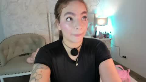 Snapshot of danna__ortiz chatting on April 2026 11:40:02 AM Danna online show from April 2026 11:40:02 AM