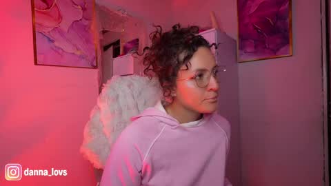 Danna Lovs online show from May 2026 10:33:02 AM