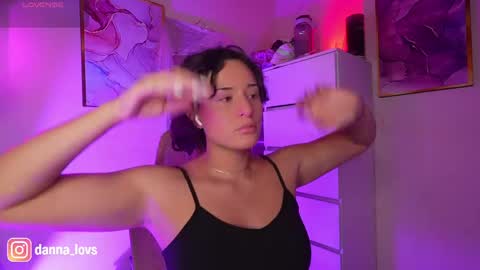 Danna Lovs online show from May 2026 11:19:01 AM