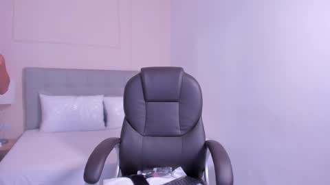 danna_palmeth online show from September 2025 07:47:01 PM