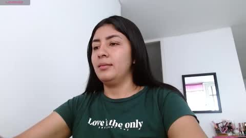 Danna online show from December 2025 08:28:02 PM