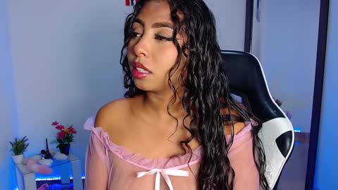 Snapshot of danna_schmidt23 chatting on December 2024 07:10:01 AM Danna online show from December 2024 07:10:01 AM