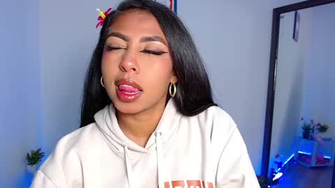 Snapshot of danna_schmidt23 chatting on December 2024 06:28:01 AM Danna online show from December 2024 06:28:01 AM