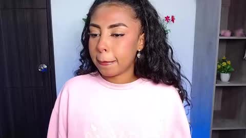 Snapshot of danna_schmidt23 chatting on October 2025 09:12:02 PM Danna online show from October 2025 09:12:02 PM