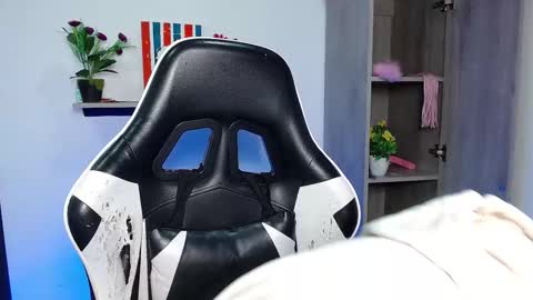 Snapshot of danna_schmidt23 chatting on October 2025 09:00:01 AM Danna online show from October 2025 09:00:01 AM