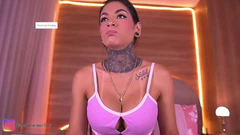 Danna Berlin  online show from April 2026 07:15:01 PM