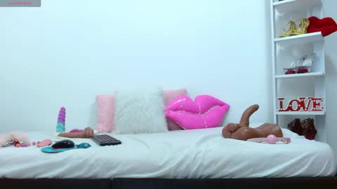 dannacatalina online show from April 2026 04:33:02 PM