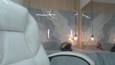 danna online show from October 2025 07:47:01 PM