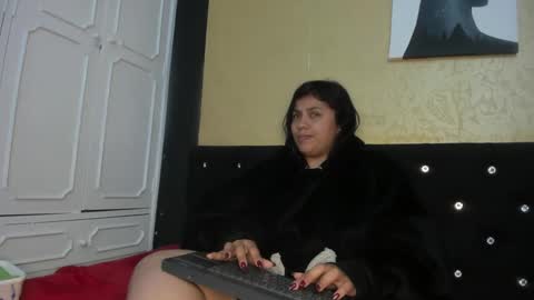 Danna Garza online show from February 2025 10:42:02 AM