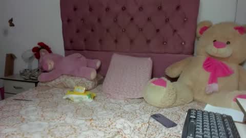 Danna Sofia jeins online show from March 2026 01:18:01 PM